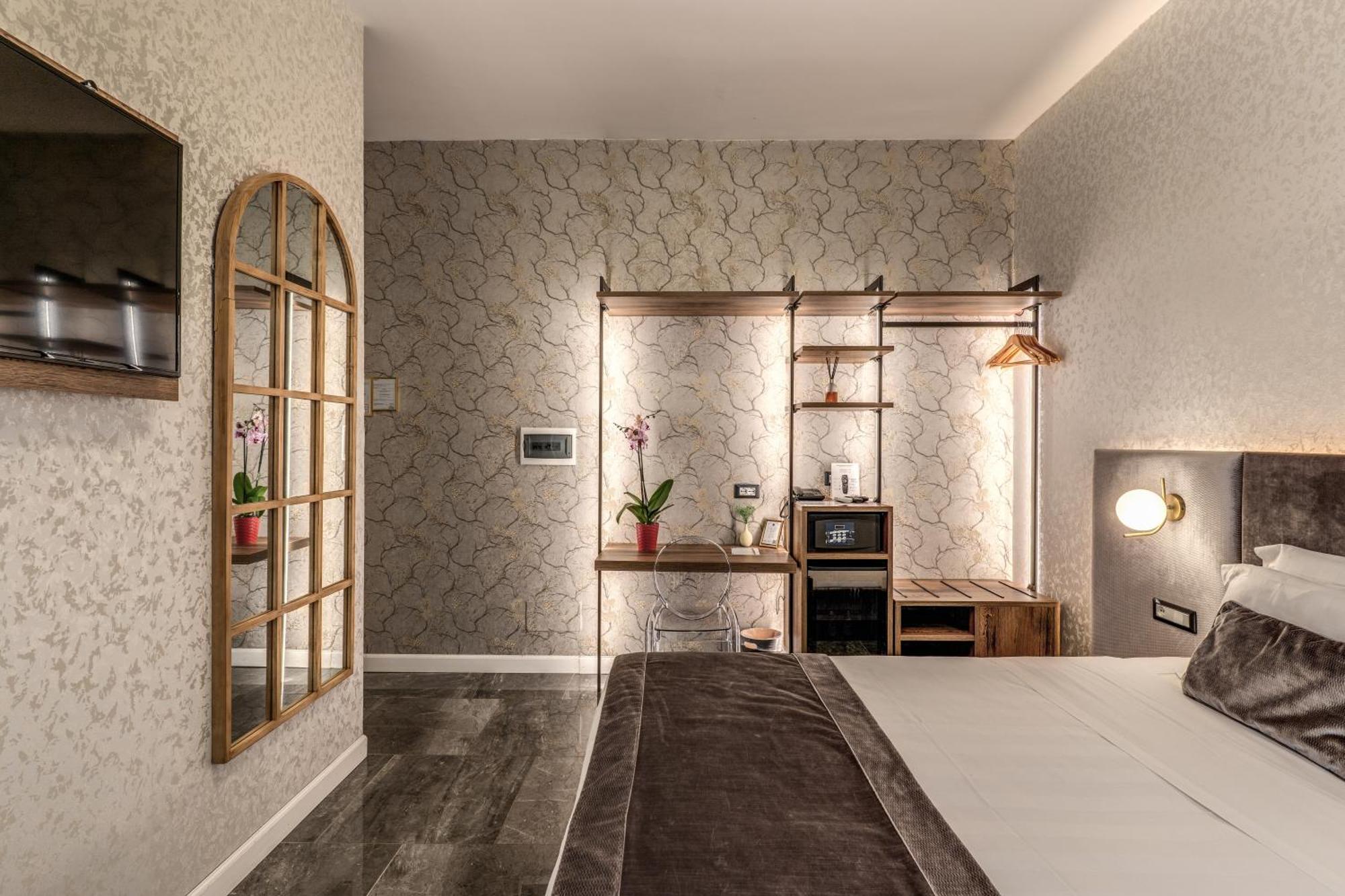 Apollo Boutique Rome